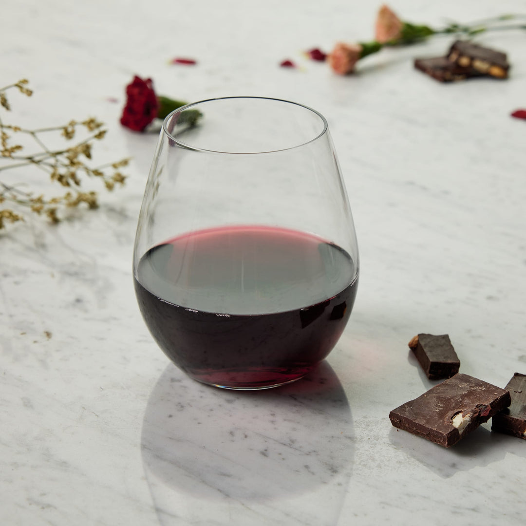 18-ounce capacity is perfect for red, white, or rosé wines, as well as cocktails and chilled drinks.