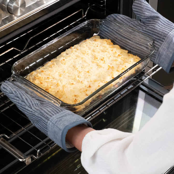 Plastic lids are hand wash recommended and ideal for keeping leftovers fresh in the fridge or freezer.