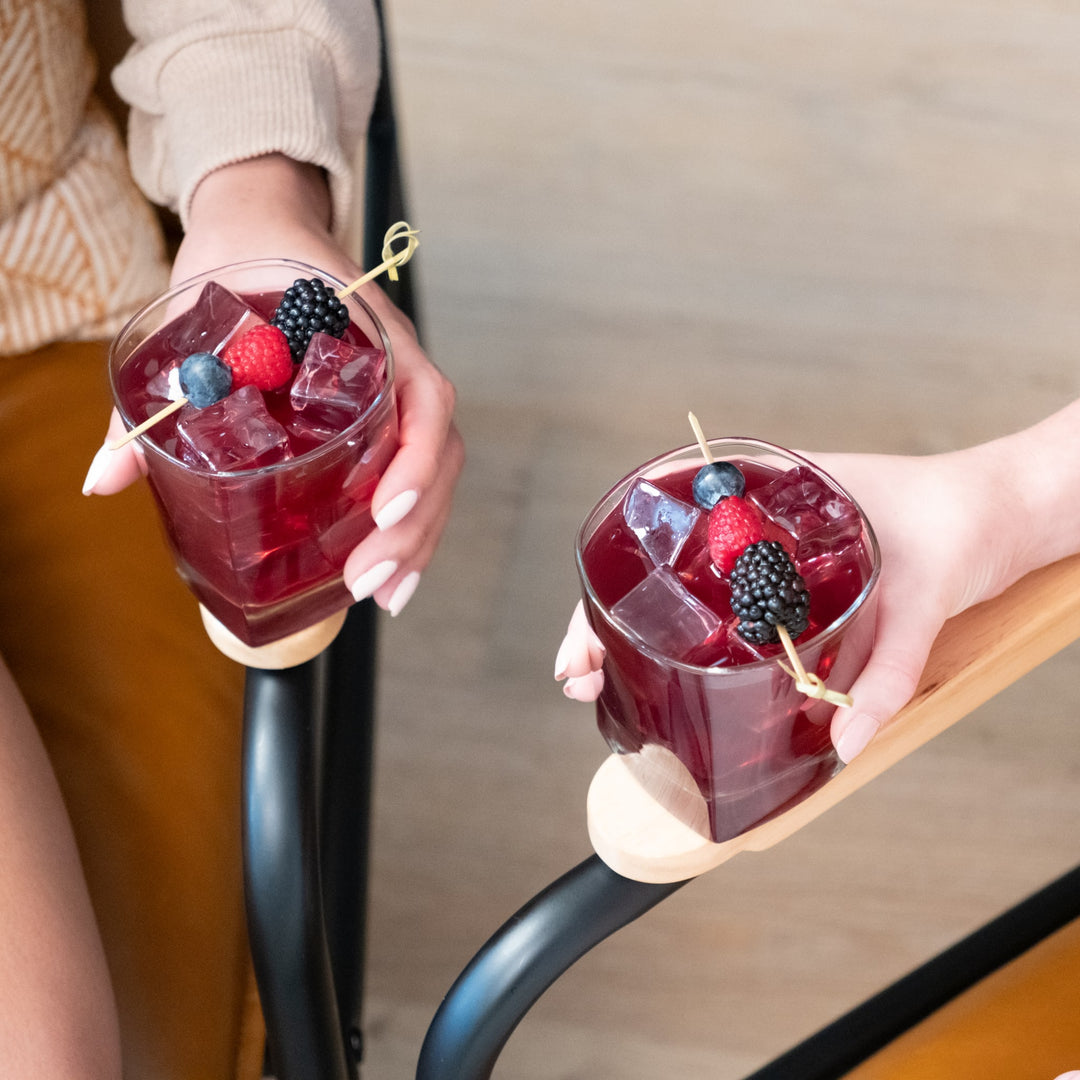 Flared rim with smooth surface: Combines elegance with easy sipping comfort.