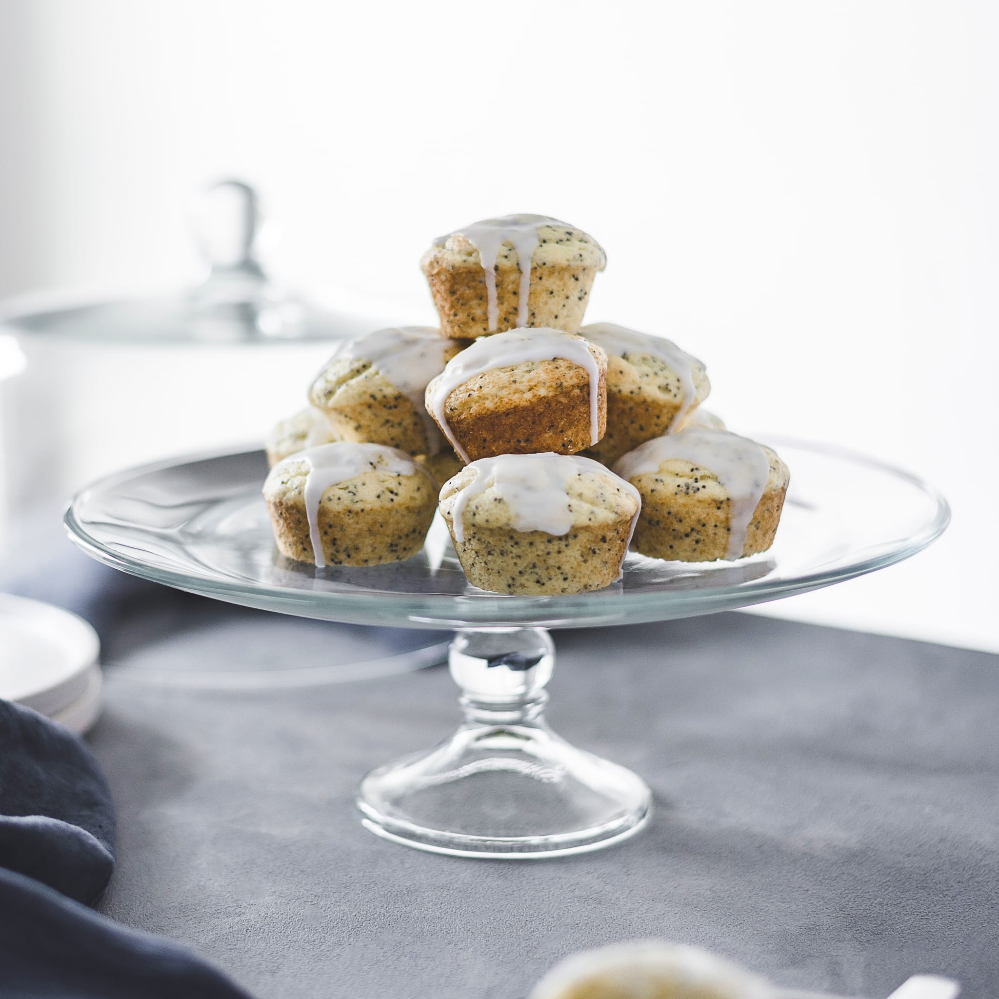 Libbey Selene Glass Cake Stand with Dome – Libbey Shop