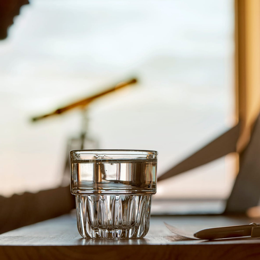 Durable Restaurant Quality: Crafted from thick, impact-resistant glass designed for daily use in busy households or foodservice settings.