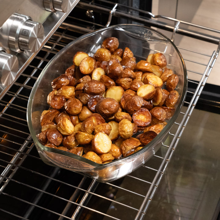 Crafted from lead free soda lime glass, our baking dish set offers a sustainable alternative without compromising on quality or style. Engineered for durability, this set is ideal for baking, serving dishes and storing leftovers from any occasion