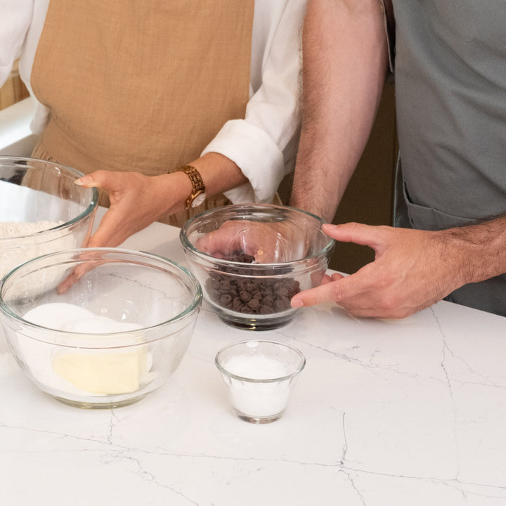 Includes 8, 3.45-inch diameter glass bowls (2.28-inch height) each with plastic pyr-o-rey lid with cherry logo