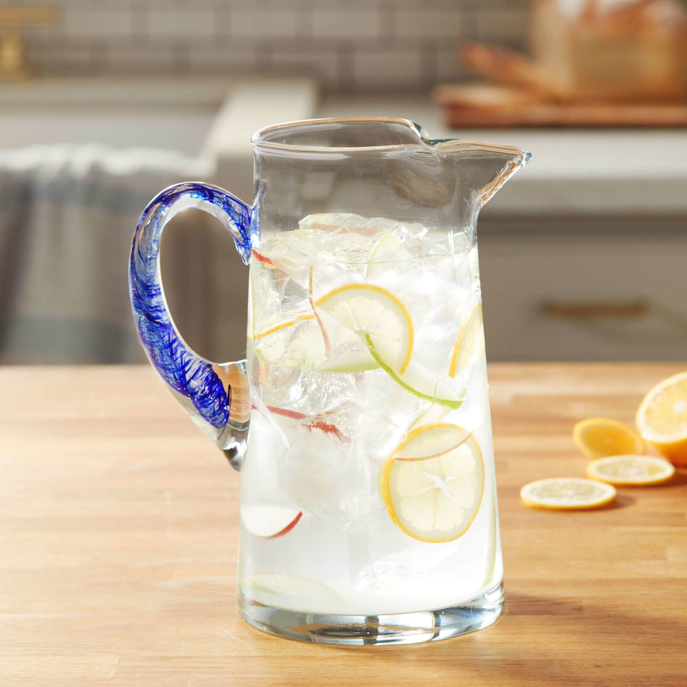 Clever ice catcher ensures an easy, comfortable pour with minimal spillage and dripping; classic, balanced profile featuring Libbey's renowned glass clarity makes every beverage look enticing