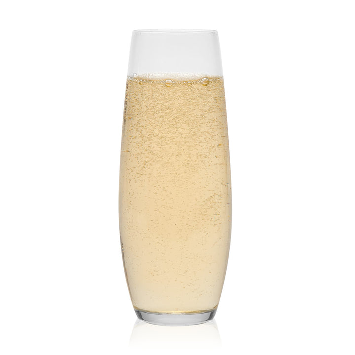 Elongated and slender bowl preserves bubbles, resulting in more effervescent drinks