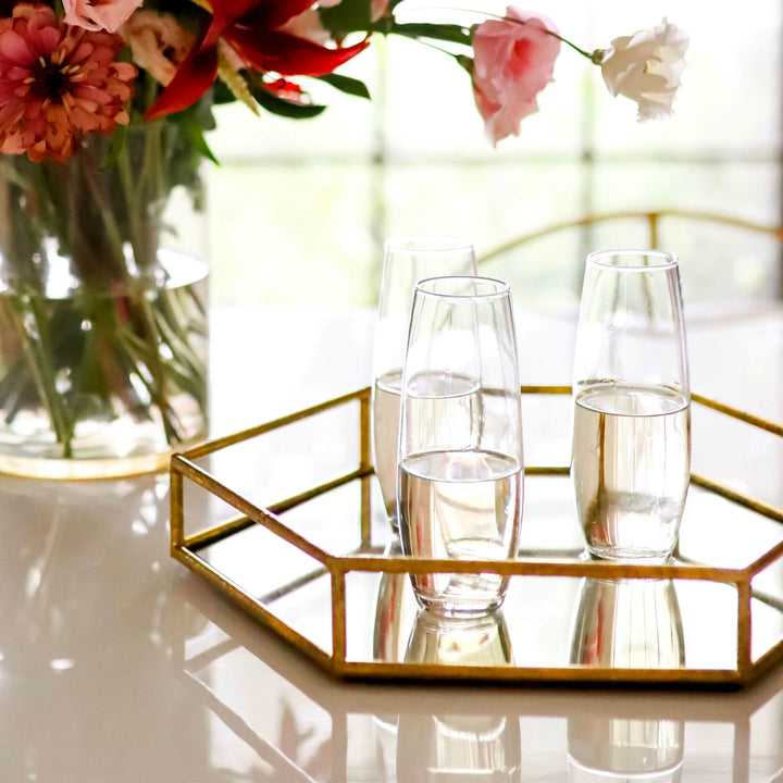 Stemless design creates a lightweight, yet durable glass to prevent spilling and breaking