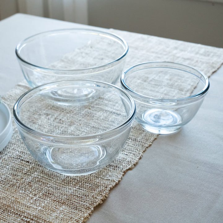 Set includes one 1-quart glass mixing bowl, one 2-quart glass mixing bowl, and one 3-quart glass mixing bowl