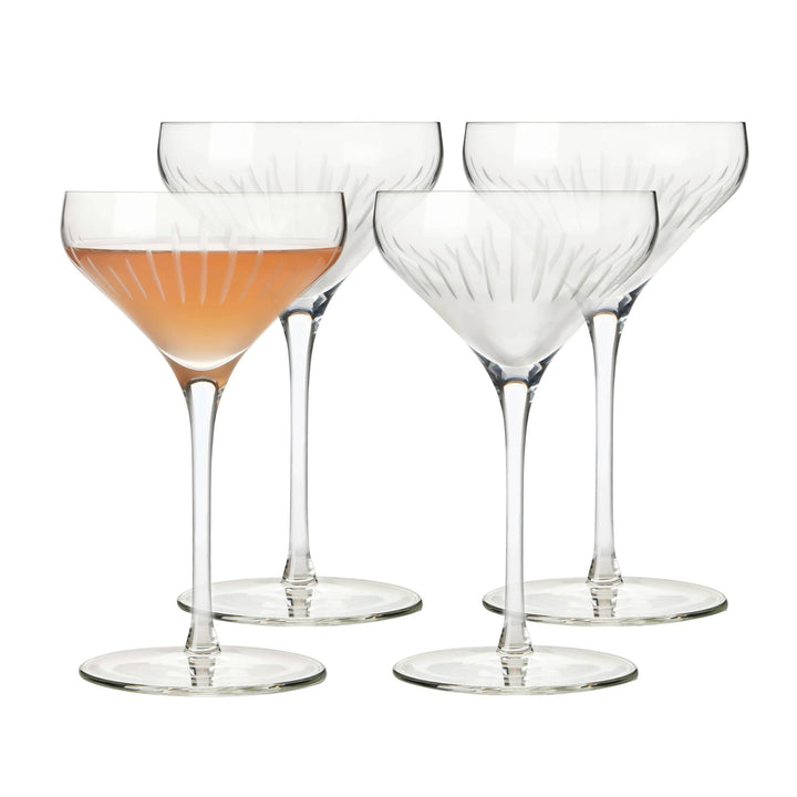 Elegant Diamond-Cut Cocktail Glasses Set: Perfectly showcase champagne, Prosecco, mimosas and desserts in our vintage-style diamond-cut coupe champagne glasses set – this cocktail glass set includes four, 8 Oz coupe glasses. The featured diamond-cut pattern combines classic elegance with a modern aesthetic