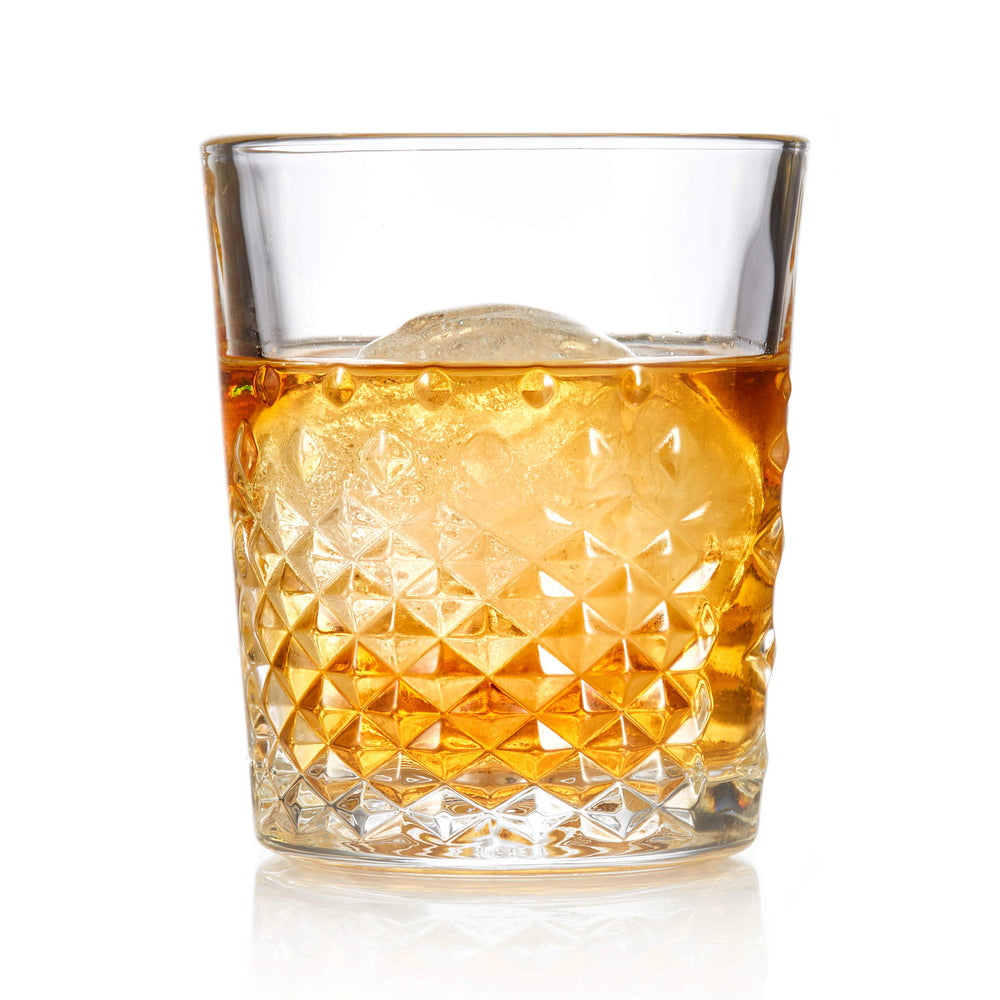 Serve cocktails, spirits and non-alcoholic mixed drinks in this double old-fashioned glass whose faceted design reflects light