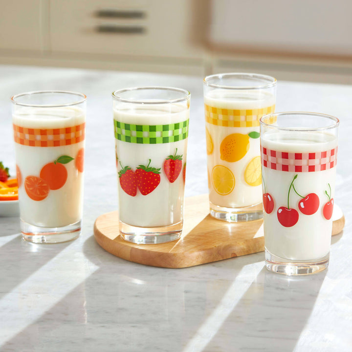 Use for everyday beverages like water and juice, or to serve up tea and lemonade to guests